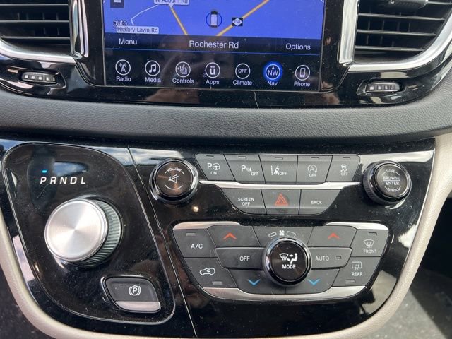 Used 2017 Chrysler Pacifica Touring-L Plus FWD image 25