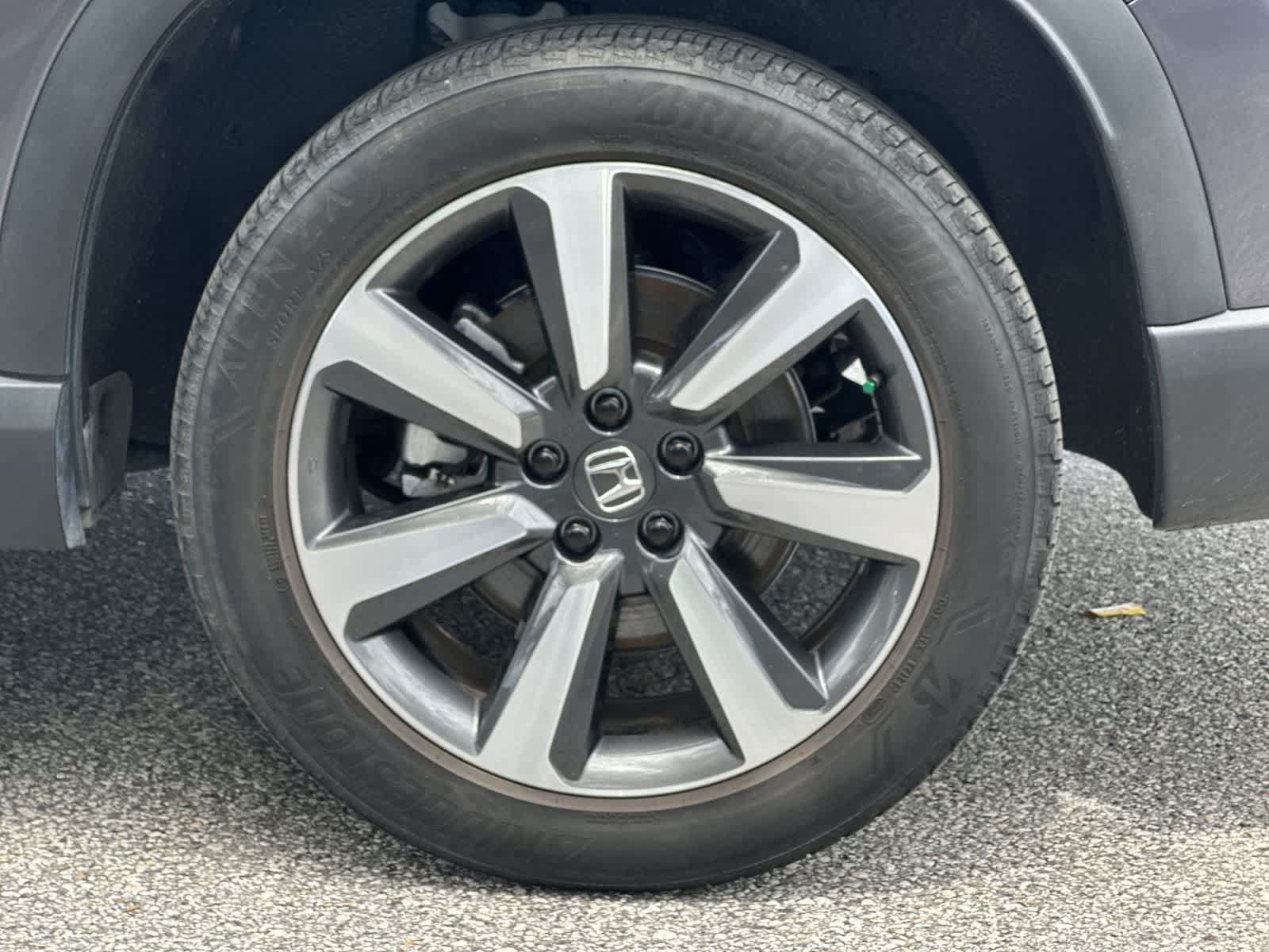 Used 2025 Honda Pilot Touring image 12