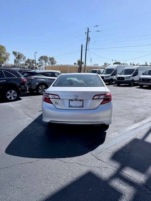 Used 2013 Toyota Camry LE image 6