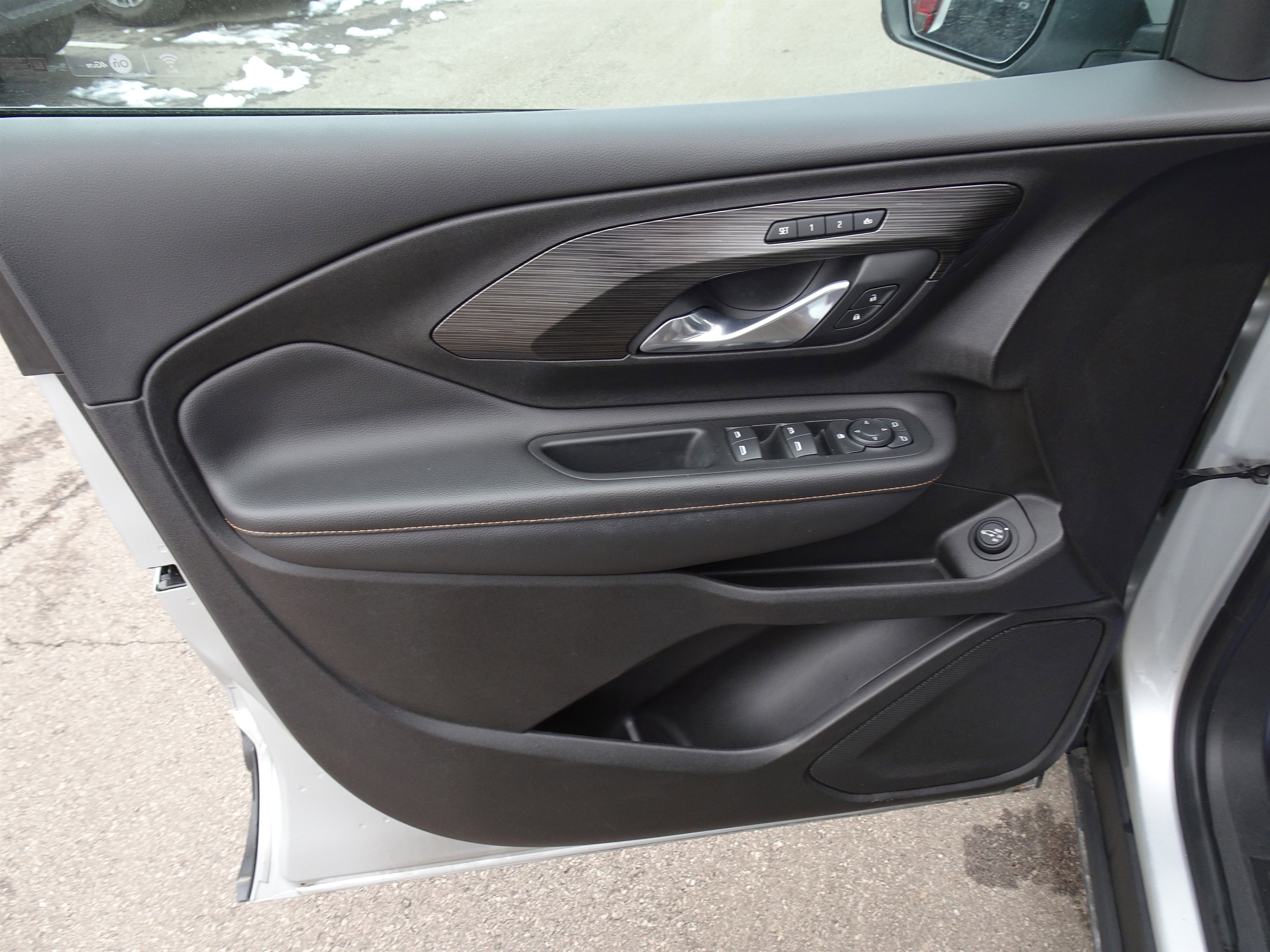 Used 2018 GMC Terrain SLT w/ Preferred Package image 13