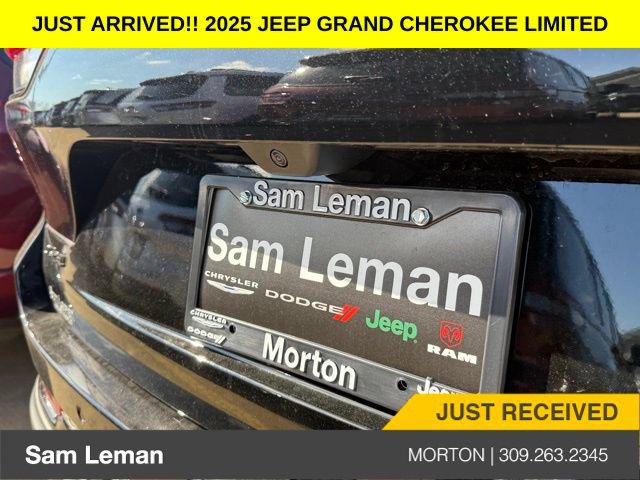 New 2025 Jeep Grand Cherokee Limited w/ Black Appearance Package image 10