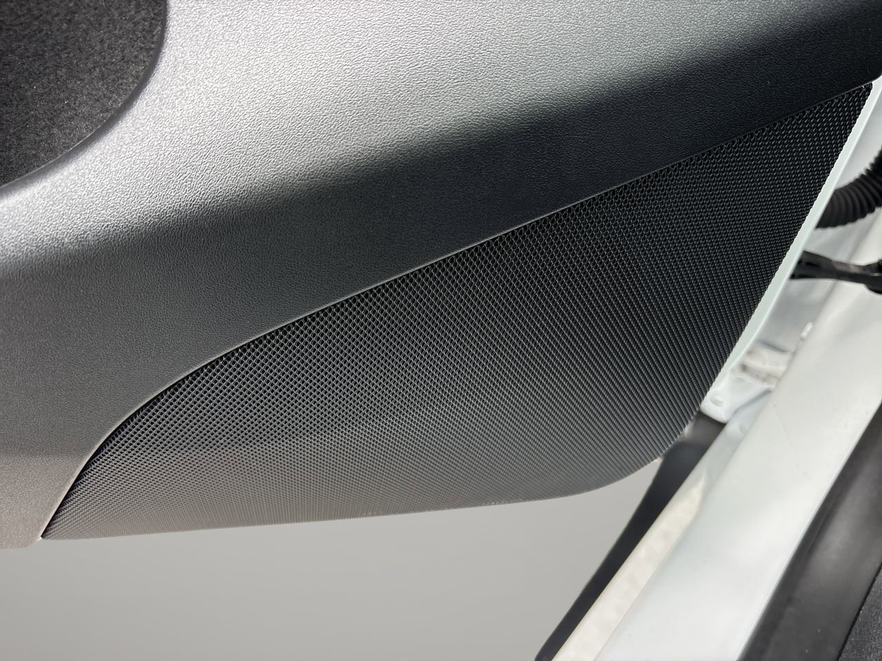 Used 2024 Tesla Model Y 2WD image 15