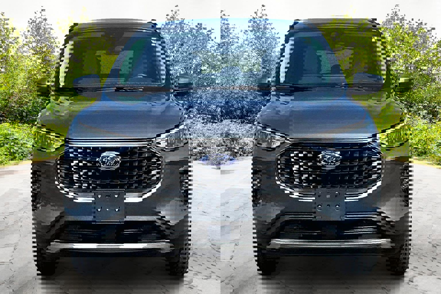 Used 2025 Ford Escape SE image 3