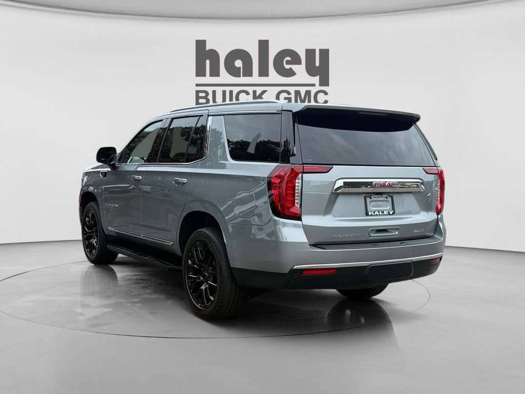 Used 2023 GMC Yukon SLT w/ SLT Luxury Package AWD/4WD image 3