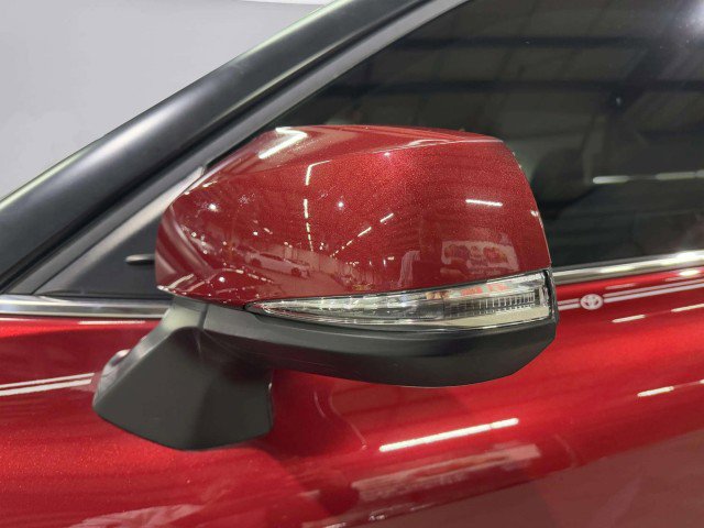 Used 2021 Toyota Highlander XLE image 13