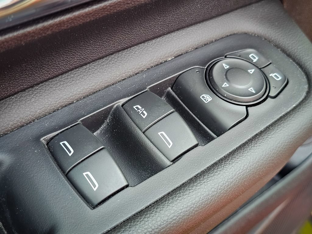 Used 2023 GMC Terrain SLE w/ Driver Convenience Package AWD/4WD image 11