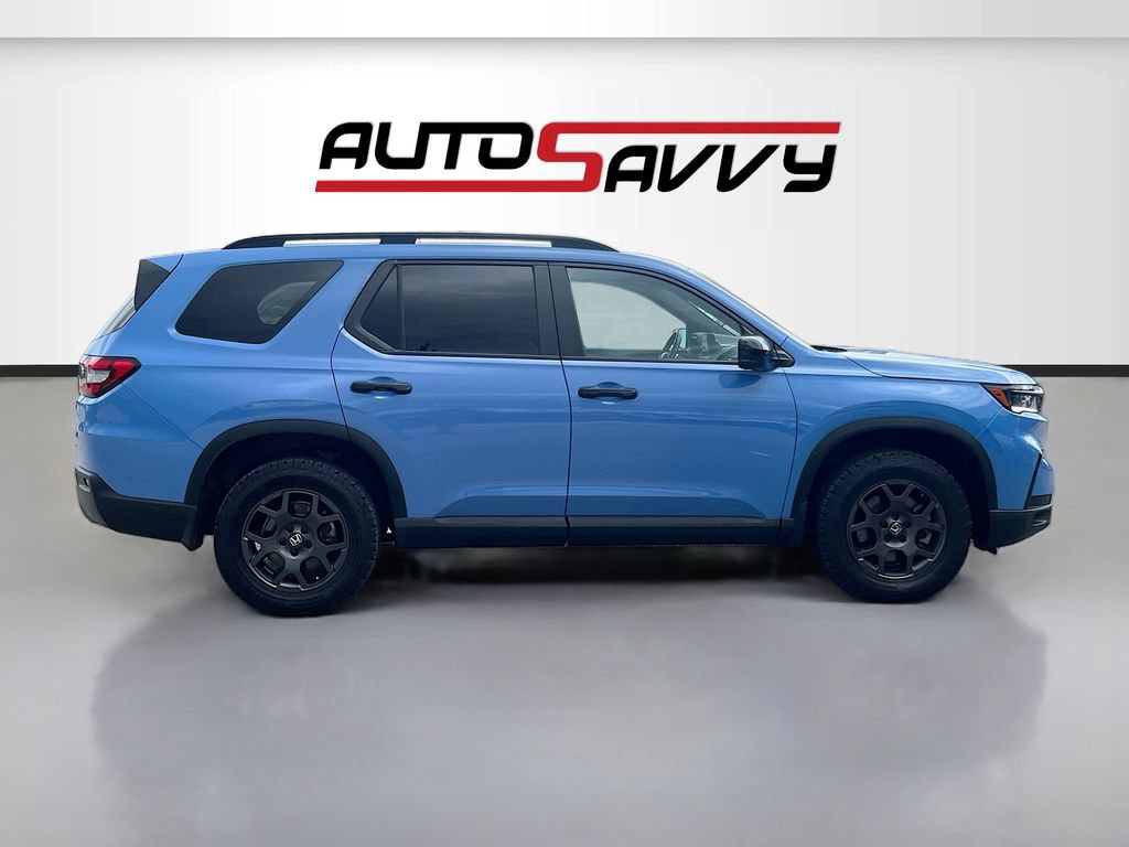Used 2025 Honda Pilot TrailSport image 8