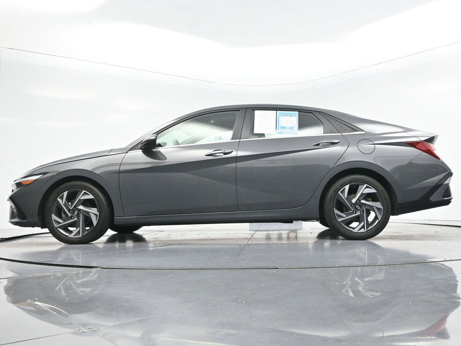 Used 2024 Hyundai Elantra SEL w/ Convenience Package FWD image 49
