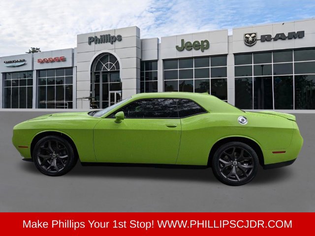 Certified 2019 Dodge Challenger SXT w/ Plus Package RWD image 6