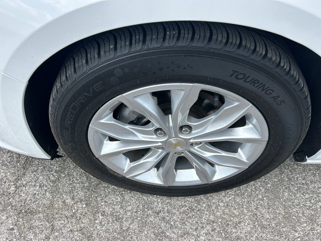 Used 2022 Chevrolet Malibu LT FWD image 9