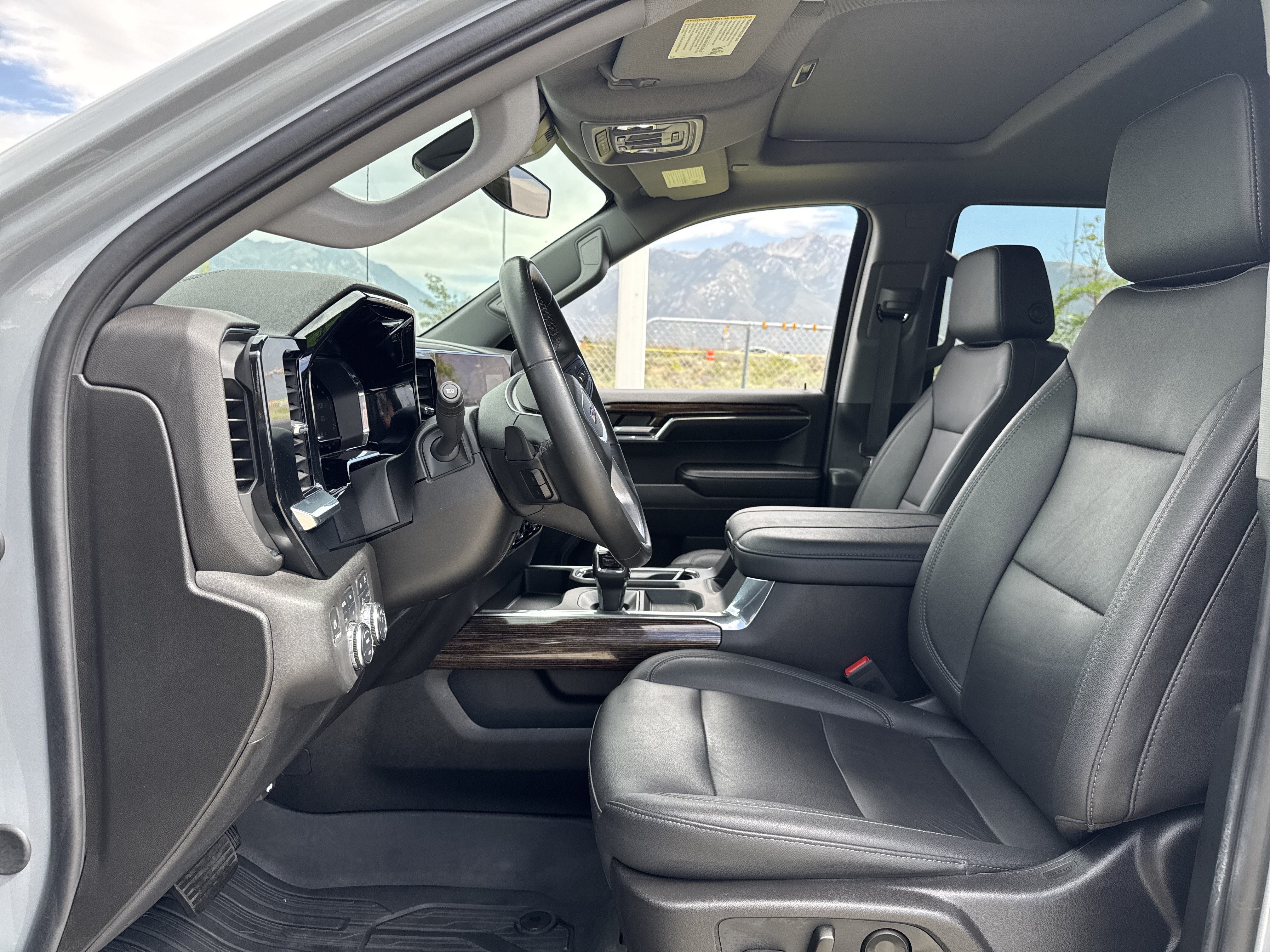 Used 2024 GMC Sierra 1500 Elevation w/ Elevation Premium Package AWD/4WD image 13
