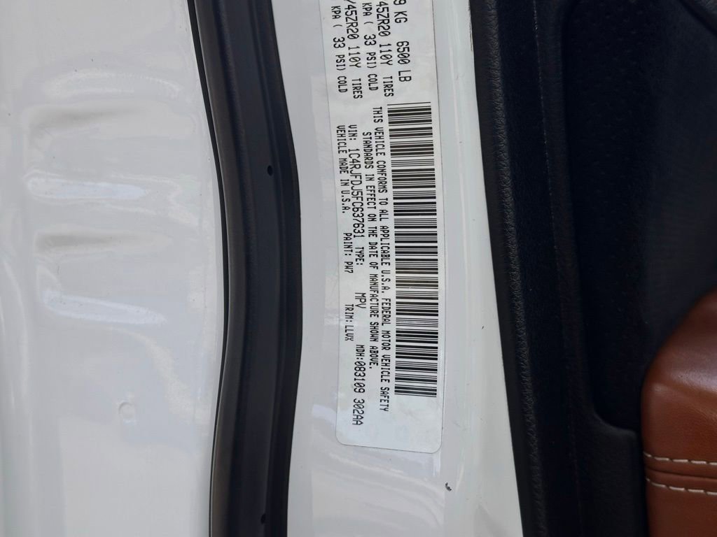 Used 2015 Jeep Grand Cherokee SRT w/ Trailer Tow Group IV AWD/4WD image 27