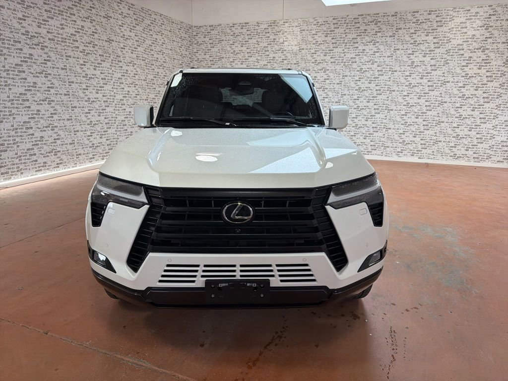 Used 2024 Lexus GX 550 w/ Accessory Package (Z1) image 2