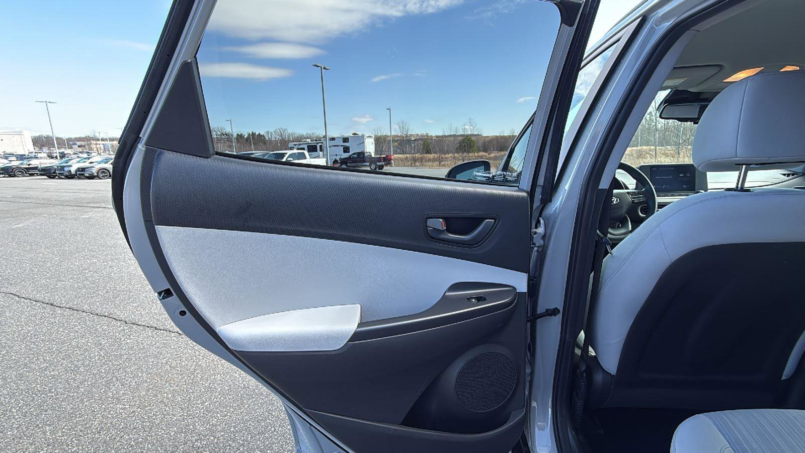 Used 2023 Hyundai Kona SEL image 21