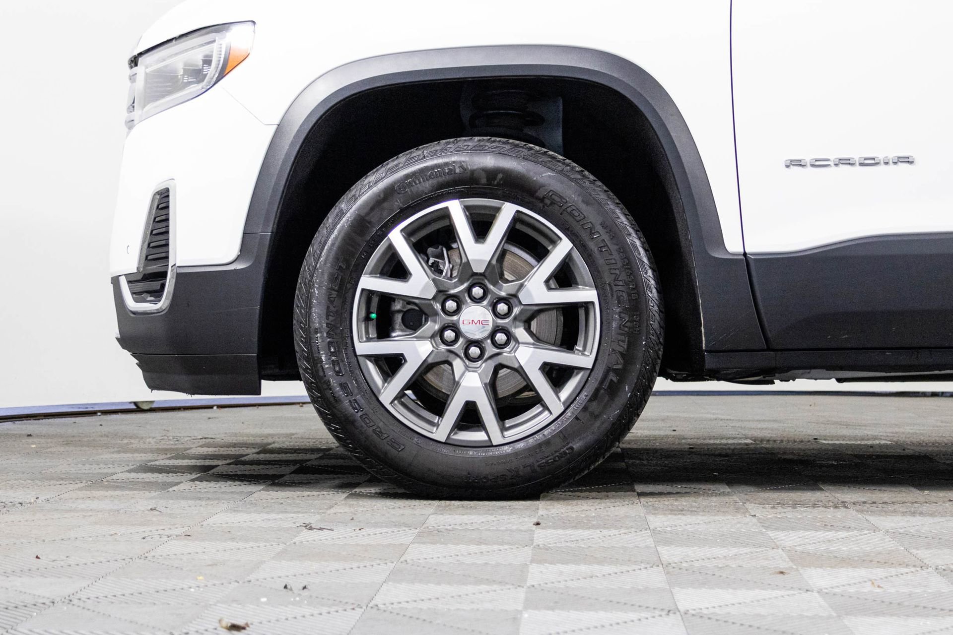 Certified 2023 GMC Acadia SLE w/ Driver Convenience Package image 47