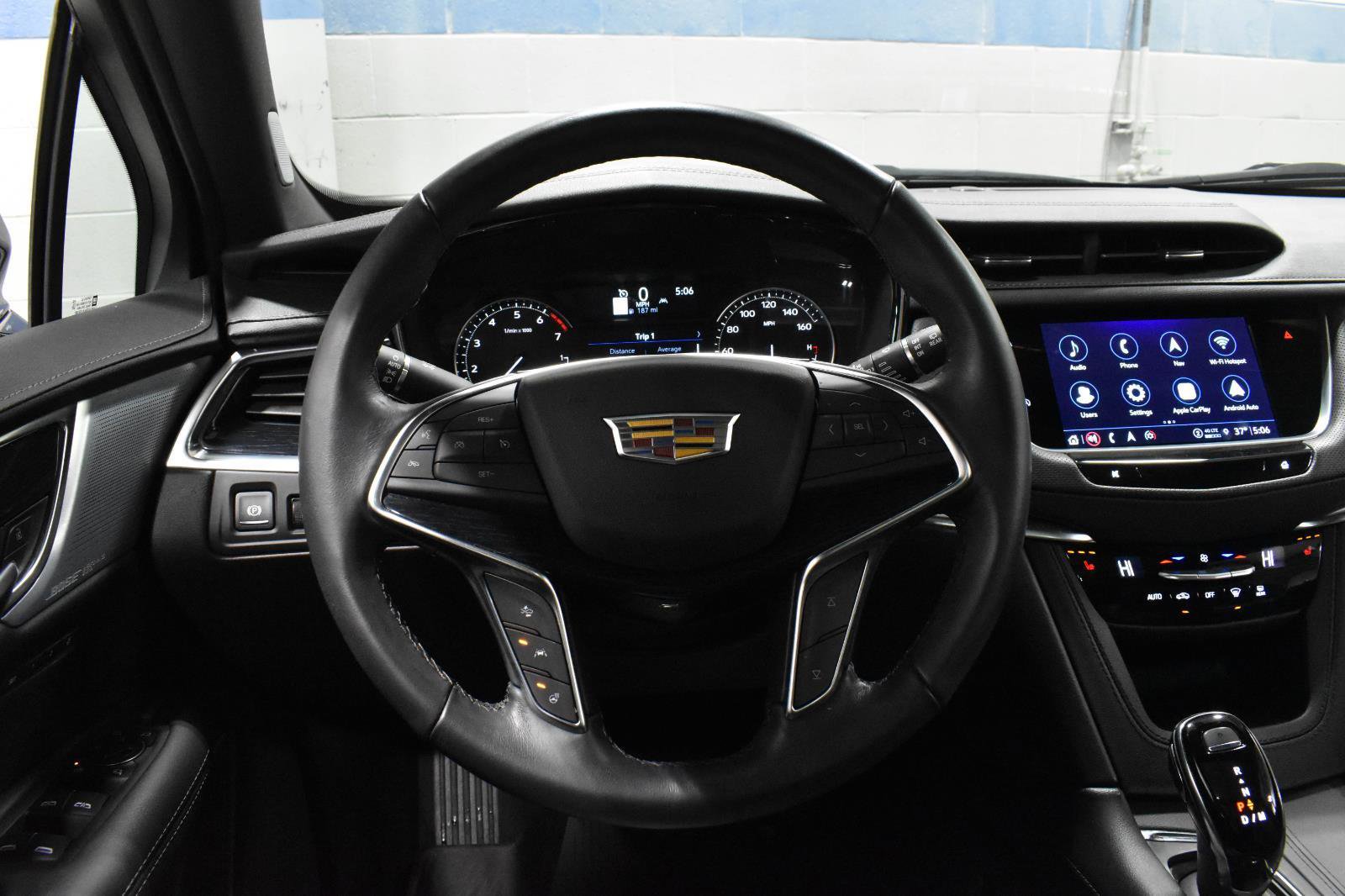 Certified 2025 Cadillac XT5 Premium Luxury w/ LPO, Floor Liner Package image 9