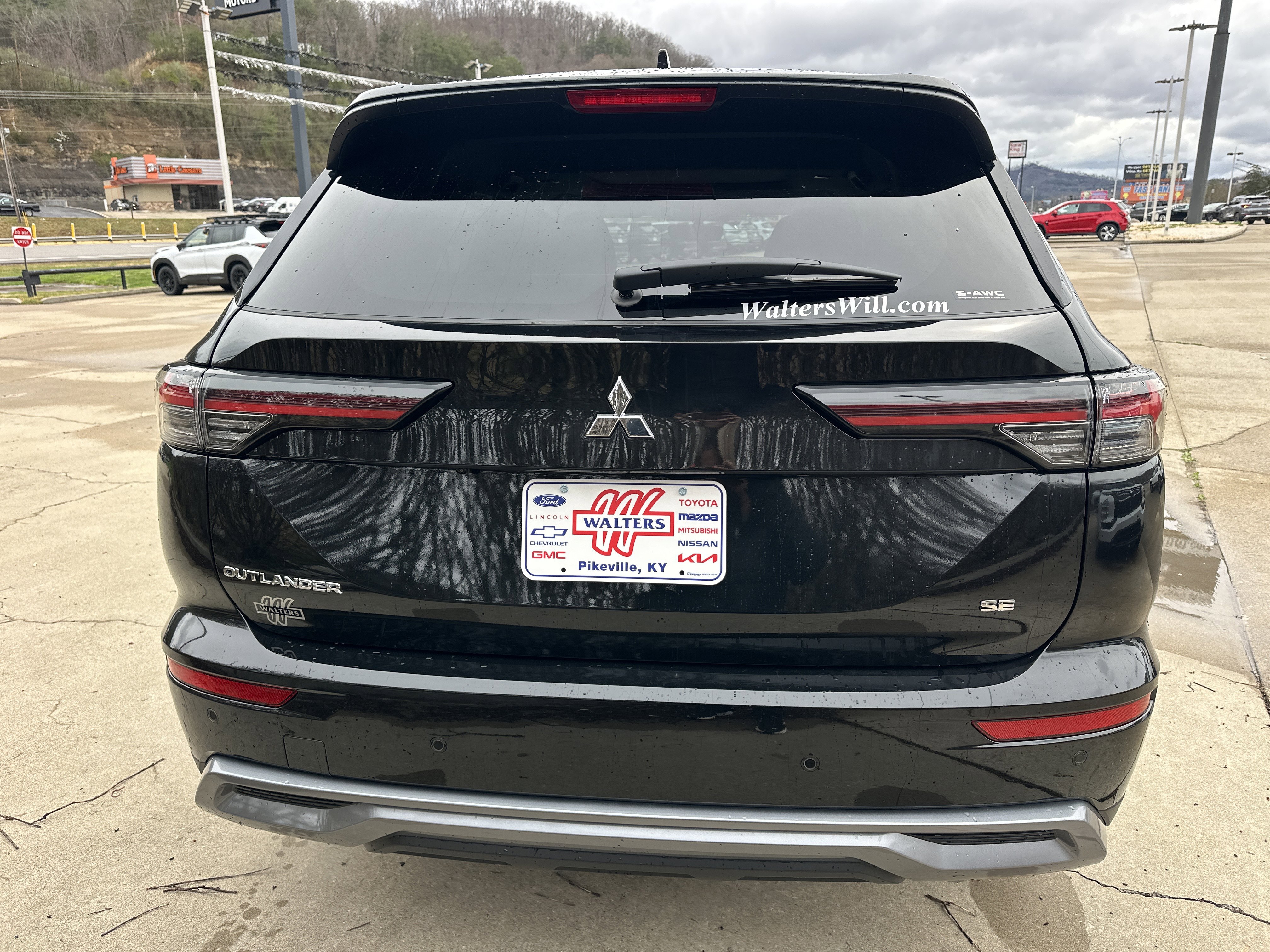 New 2026 Mitsubishi Outlander SE image 3