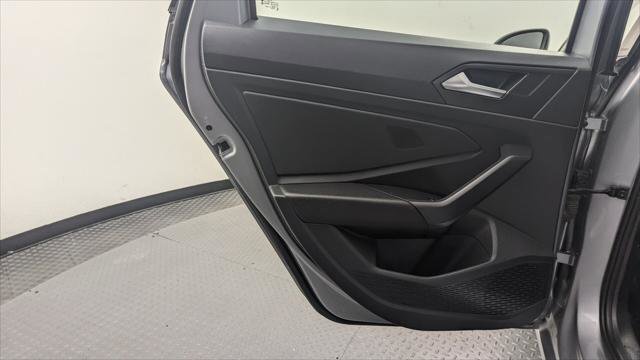 Used 2024 Volkswagen Jetta SE FWD image 14