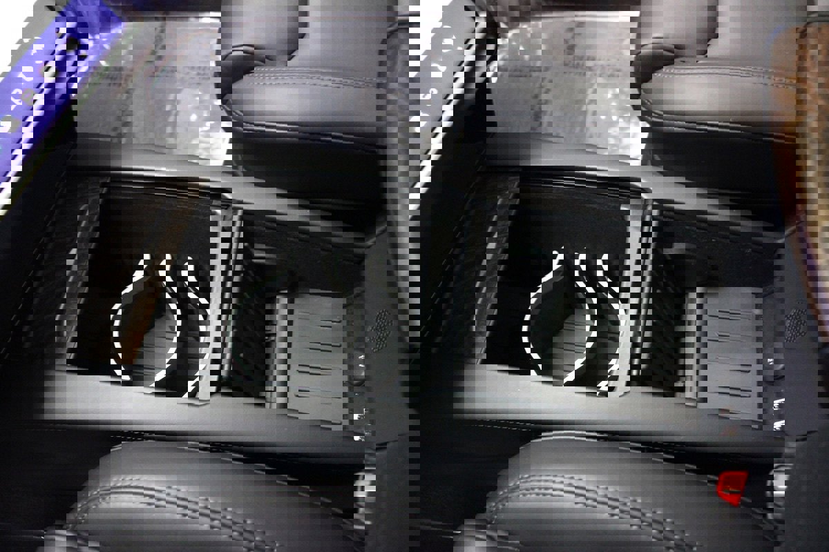 Used 2020 Tesla Model X image 47