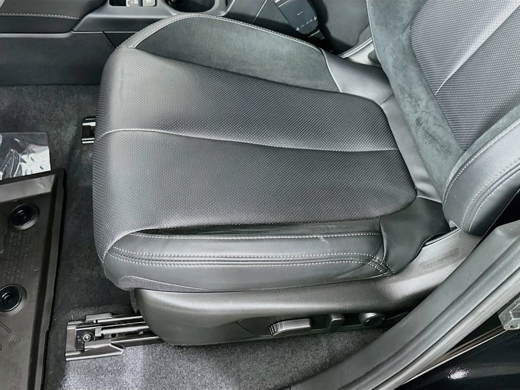 Used 2025 Subaru Forester Touring AWD/4WD image 27