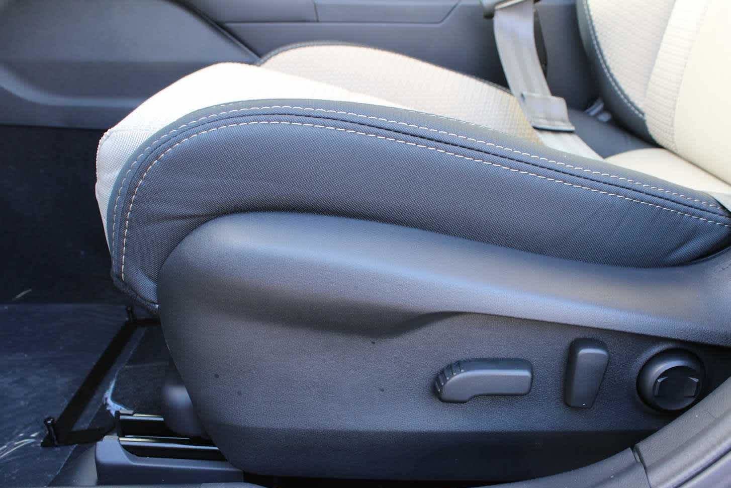 Used 2025 Subaru Outback Premium image 18