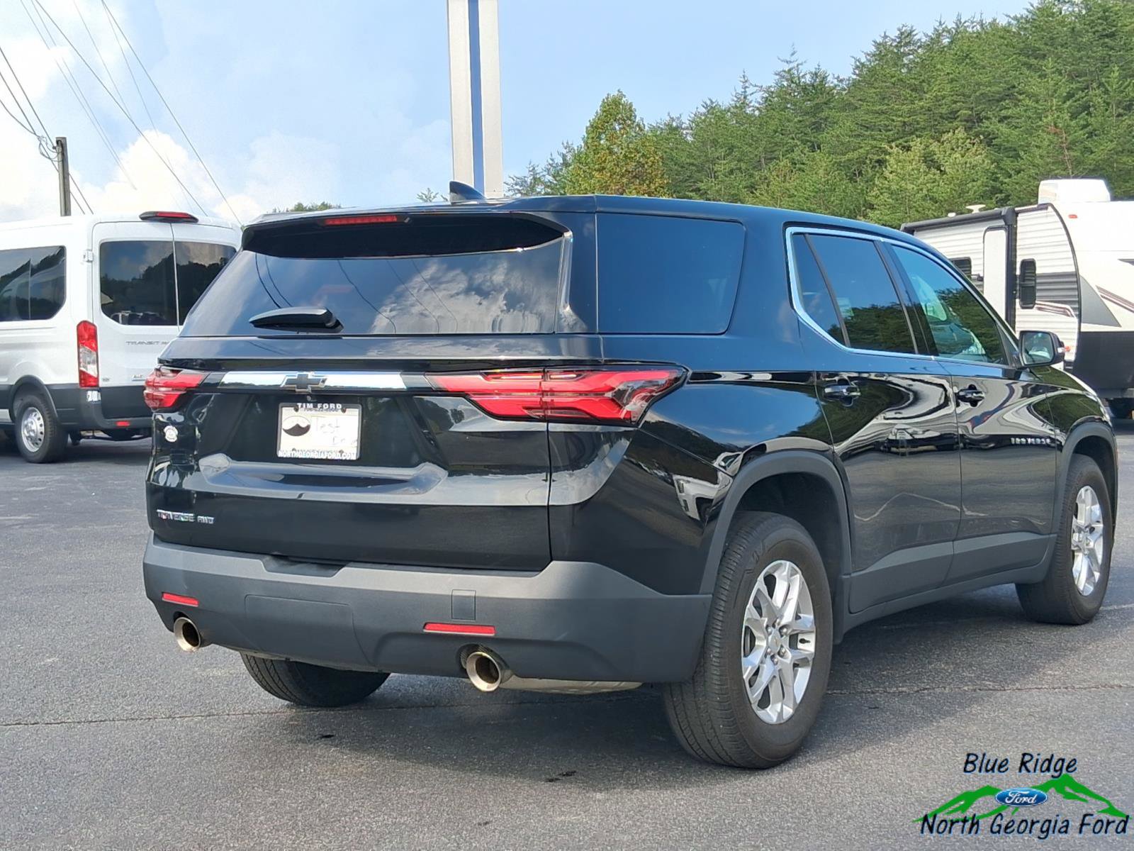 Used 2023 Chevrolet Traverse LS w/ Safety Package image 5