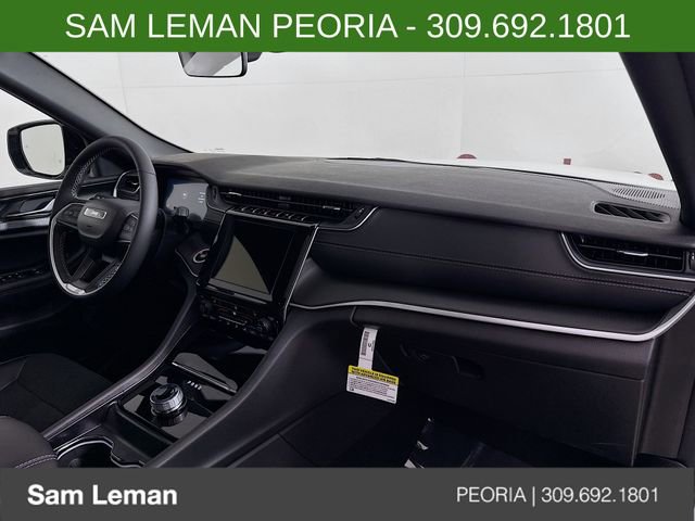 New 2025 Jeep Grand Cherokee Altitude image 28