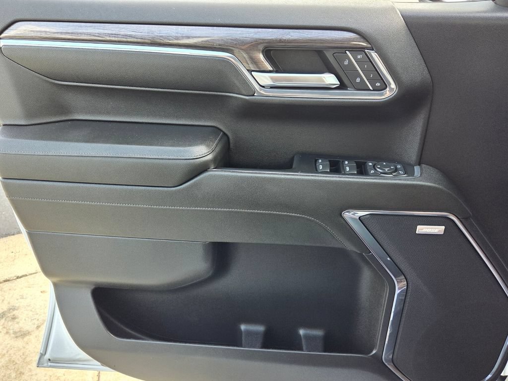 Used 2024 Chevrolet Silverado 1500 LTZ AWD/4WD image 32