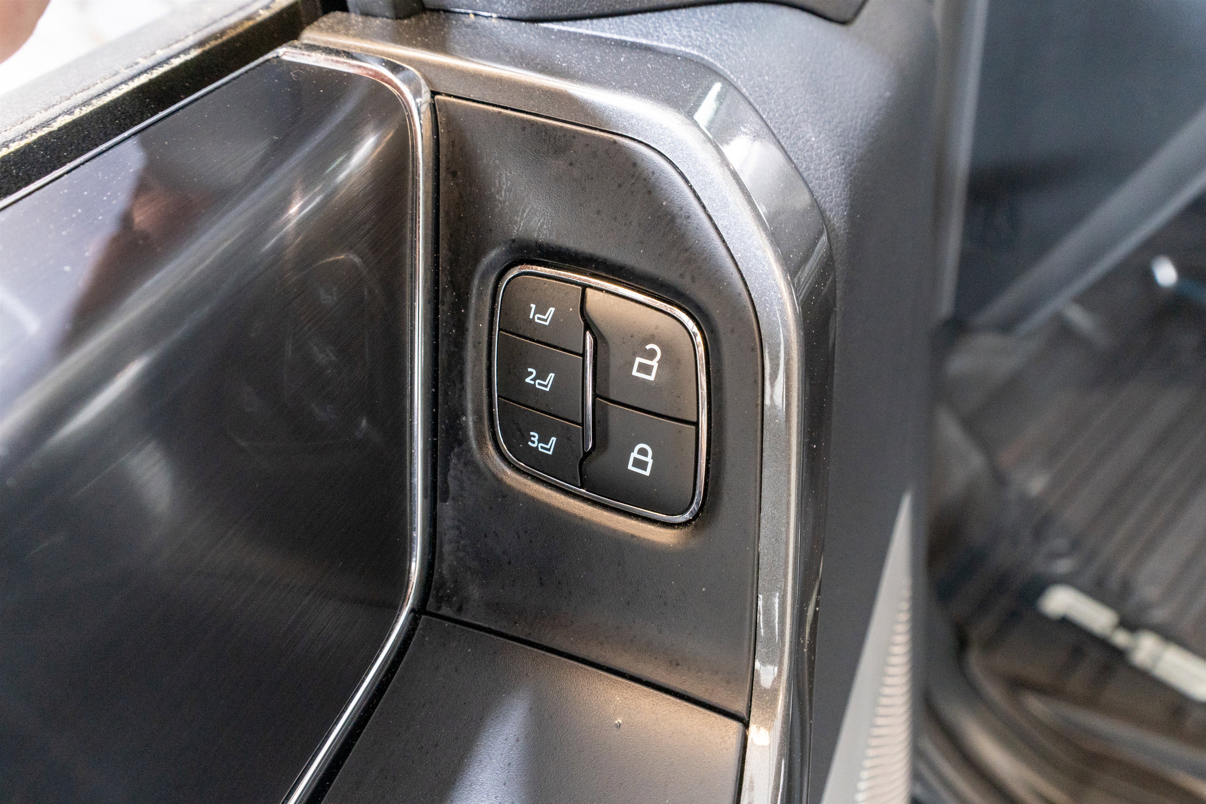 Used 2023 Ford F150 Lariat w/ Equipment Group 502A High image 17