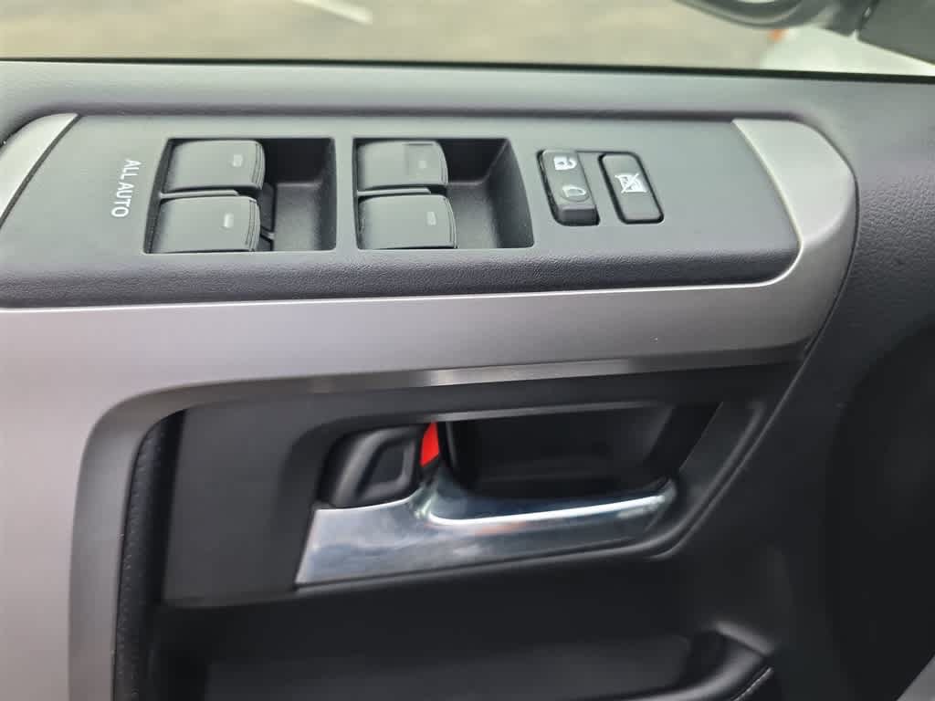 Used 2016 Toyota 4Runner SR5 Premium AWD/4WD image 17