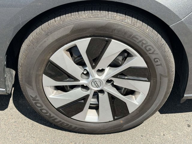 Used 2025 Nissan Altima 2.5 S FWD image 9