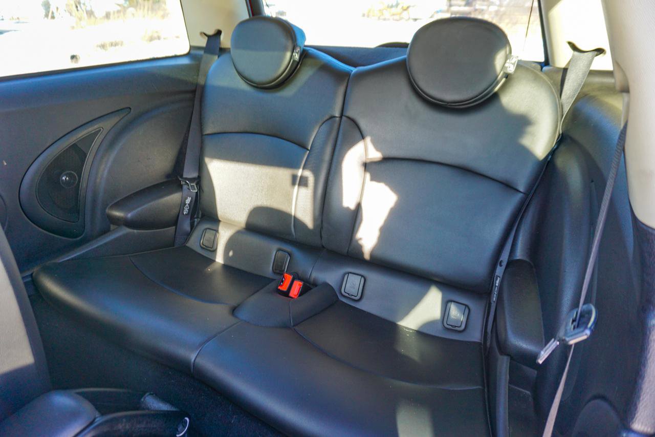 Used 2011 MINI Cooper Hardtop image 18