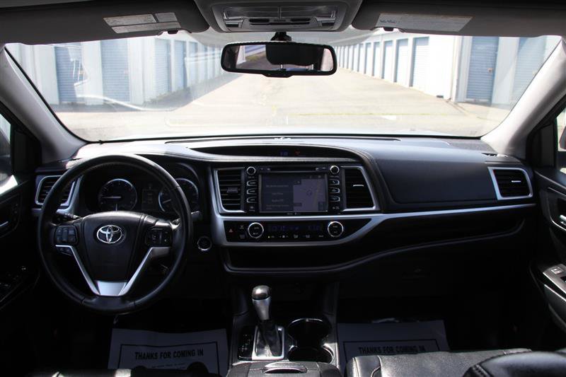 Used 2014 Toyota Highlander Limited FWD image 26