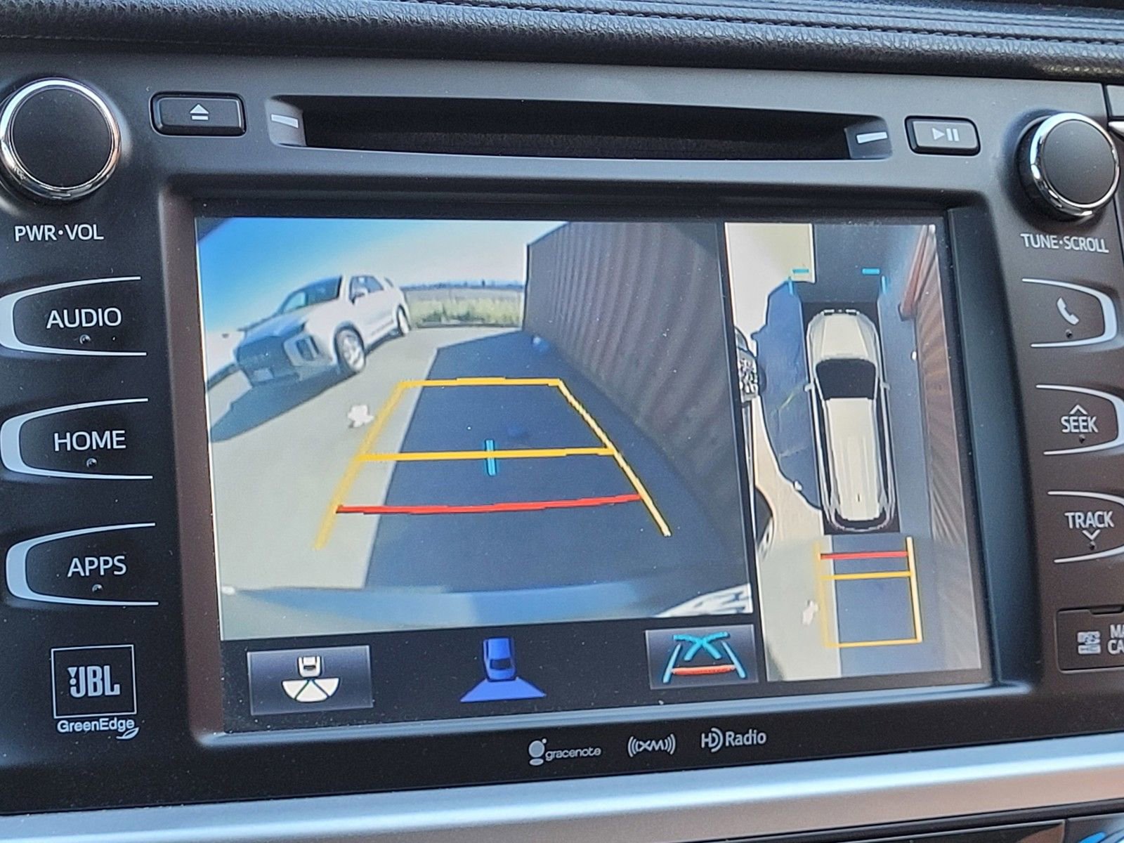 Used 2018 Toyota Highlander Limited Platinum AWD/4WD image 27