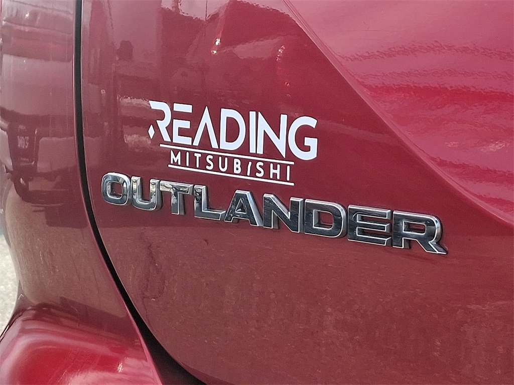 Used 2024 Mitsubishi Outlander SE image 32