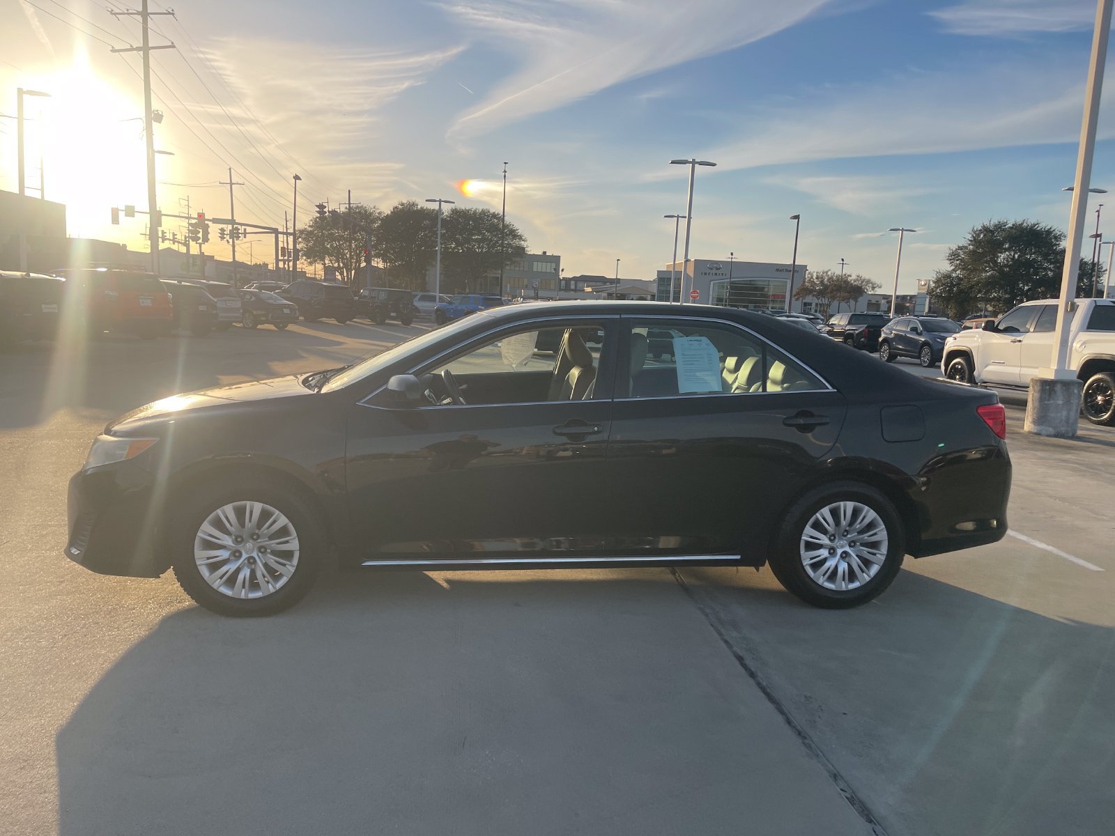 Used 2014 Toyota Camry LE FWD image 2