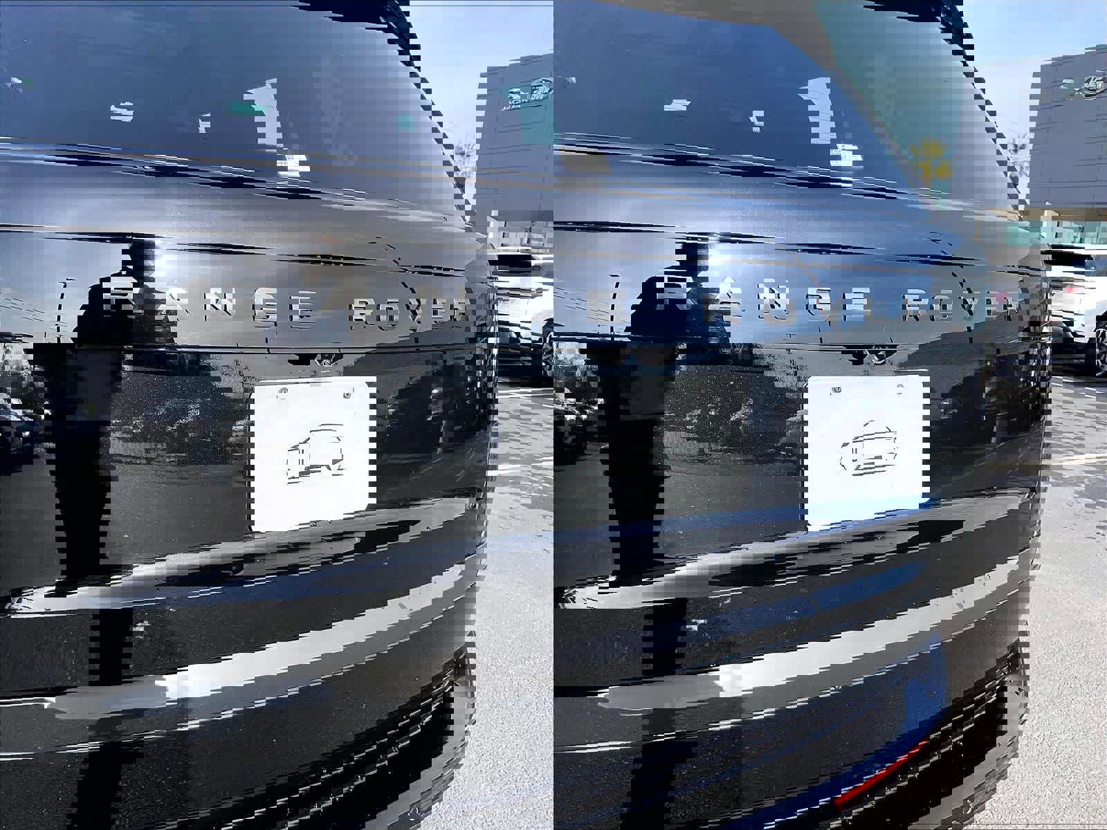 New 2025 Land Rover Range Rover Long Wheelbase SE image 26