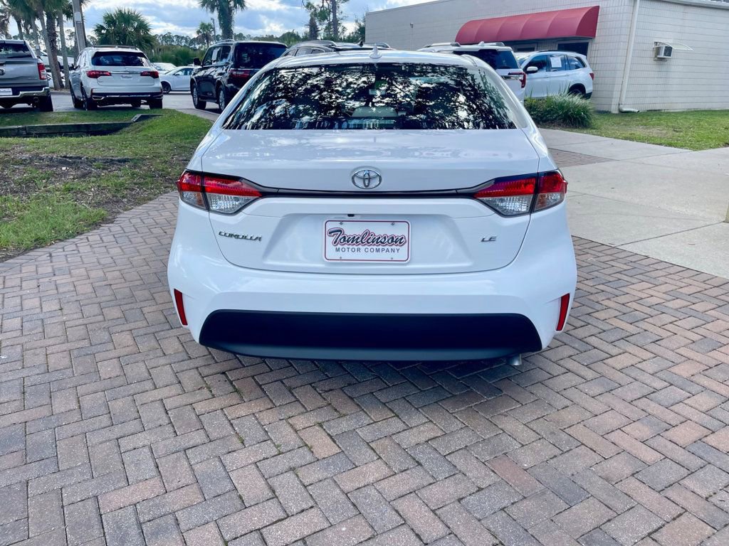 Used 2025 Toyota Corolla LE image 4