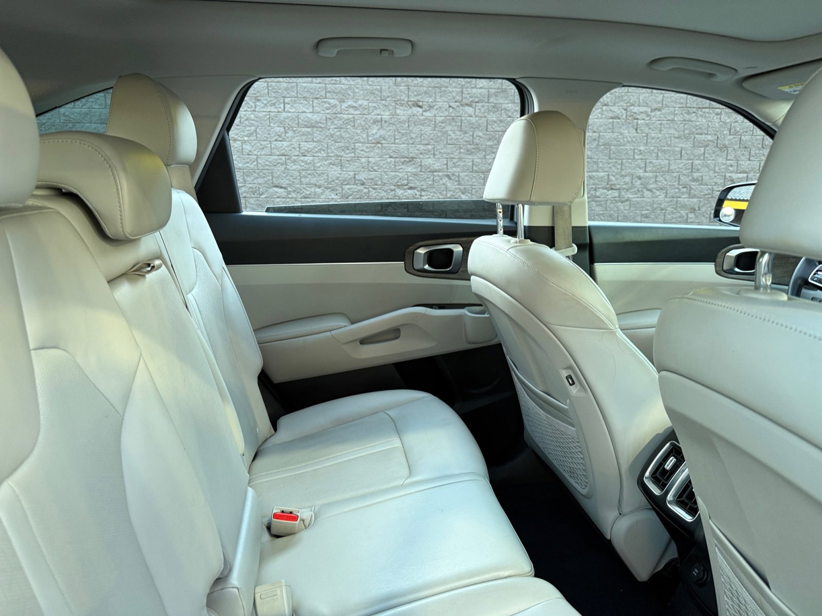 Used 2023 Kia Sorento S w/ Panoramic Sunroof Package image 19