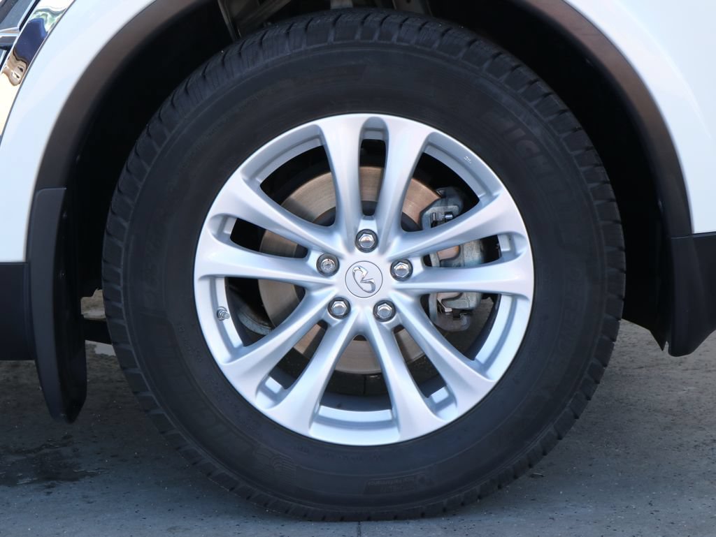 Used 2017 INFINITI QX70 AWD w/ Premium Package image 51