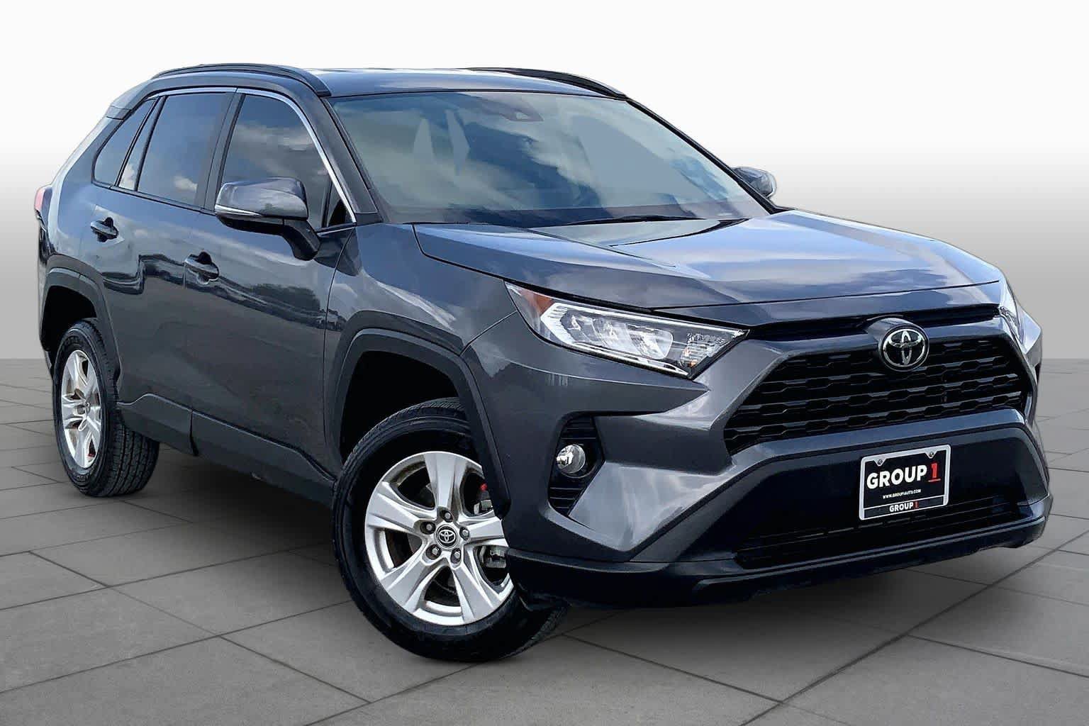 Used 2021 Toyota RAV4 XLE FWD image 3
