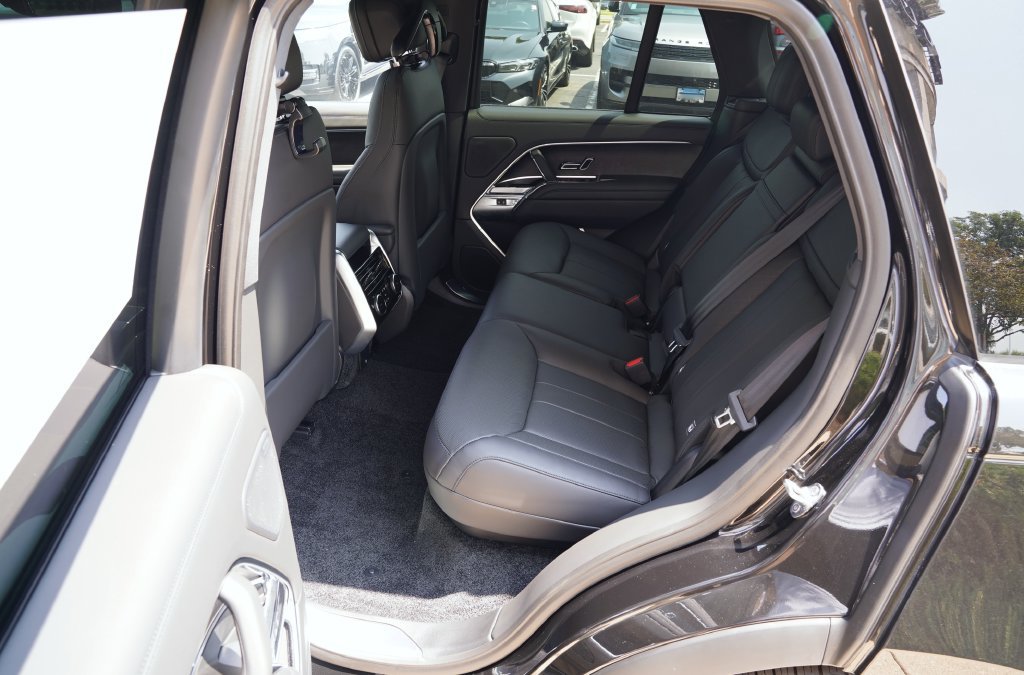 New 2026 Land Rover Range Rover SE AWD/4WD image 32