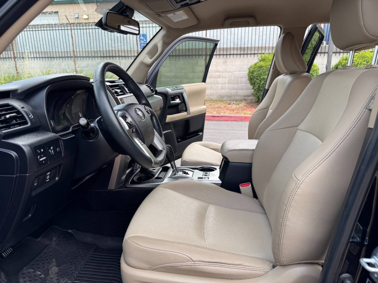 Used 2020 Toyota 4Runner SR5 Premium AWD/4WD image 9