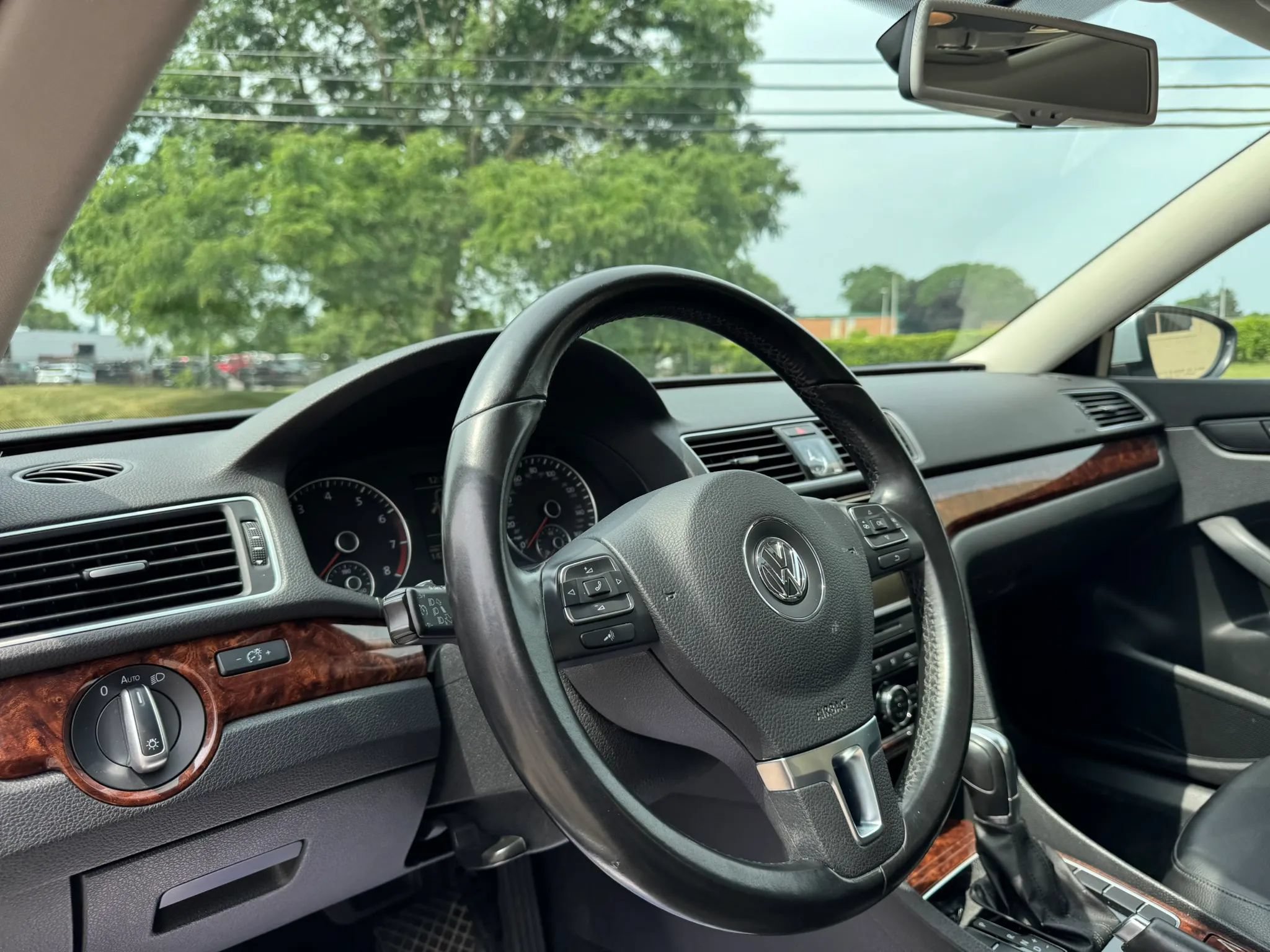 Used 2012 Volkswagen Passat 2.5 SEL Premium FWD image 20