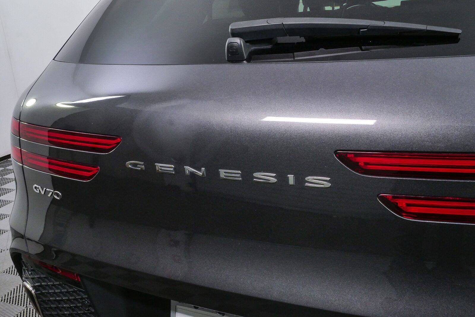 Used 2023 Genesis GV70 2.5T AWD/4WD image 34