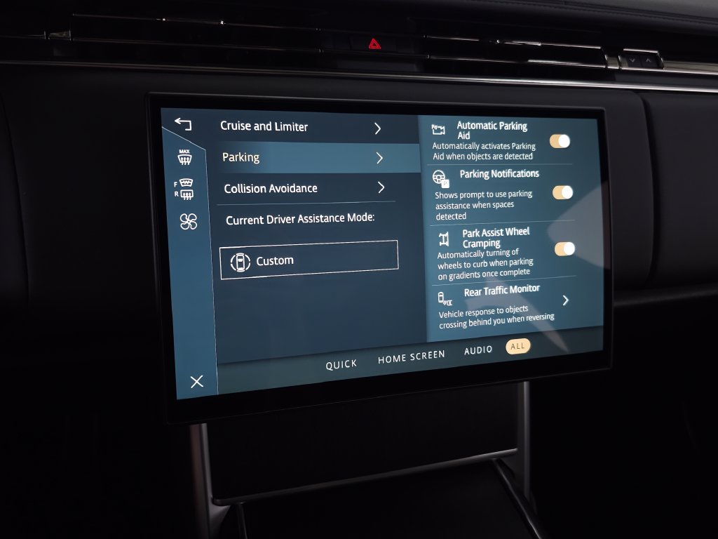 Certified 2026 Land Rover Range Rover SE AWD/4WD image 30