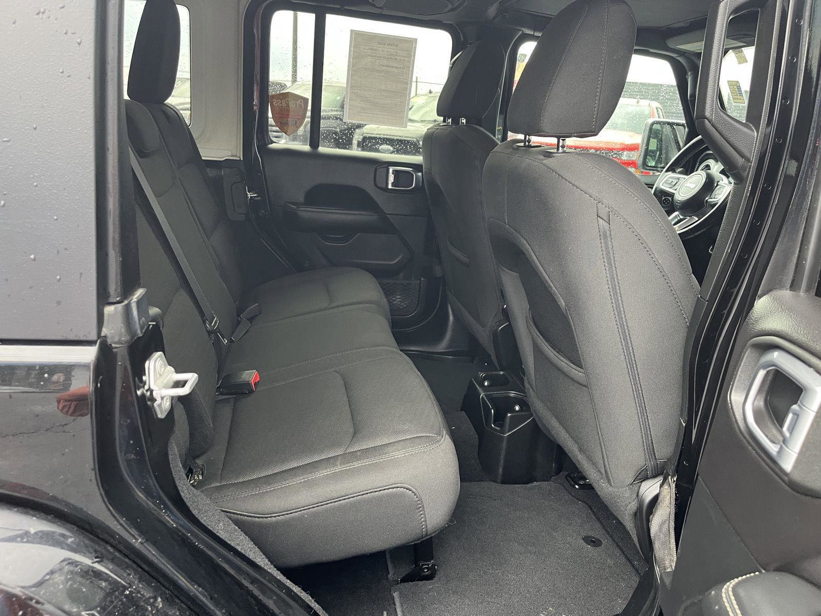 Used 2019 Jeep Wrangler Unlimited Sahara w/ Safety Group image 27