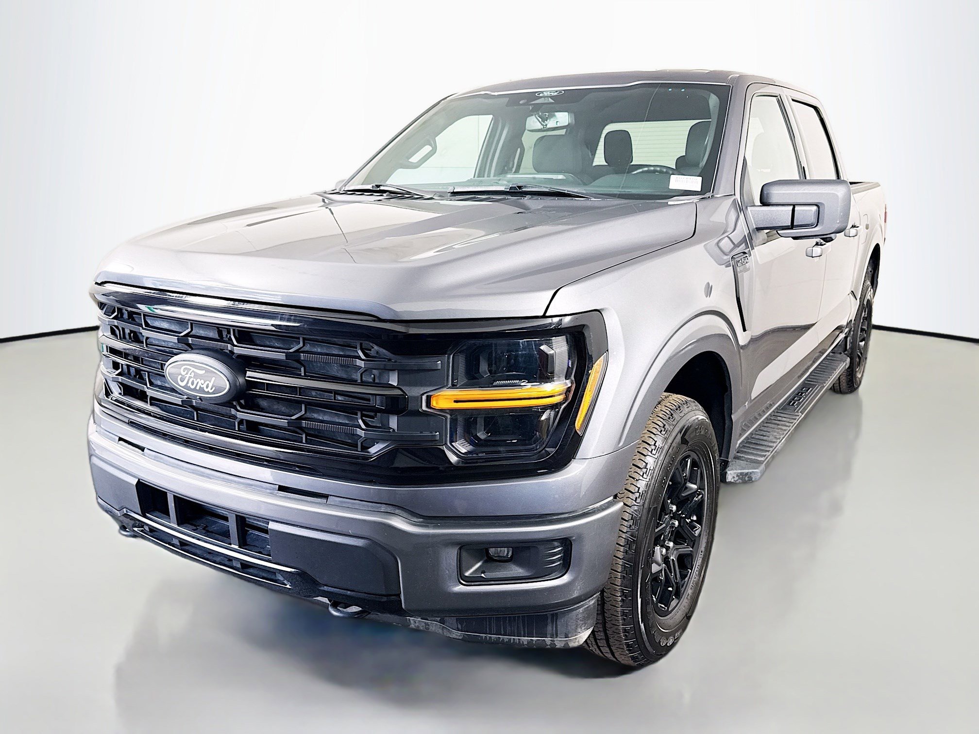Used 2024 Ford F150 XLT w/ XLT Black Appearance Package image 4