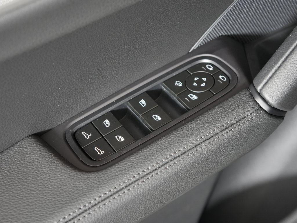 New 2026 Porsche Cayenne AWD/4WD image 16