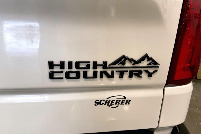 Used 2024 Chevrolet Silverado 1500 High Country w/ Technology Package AWD/4WD image 9